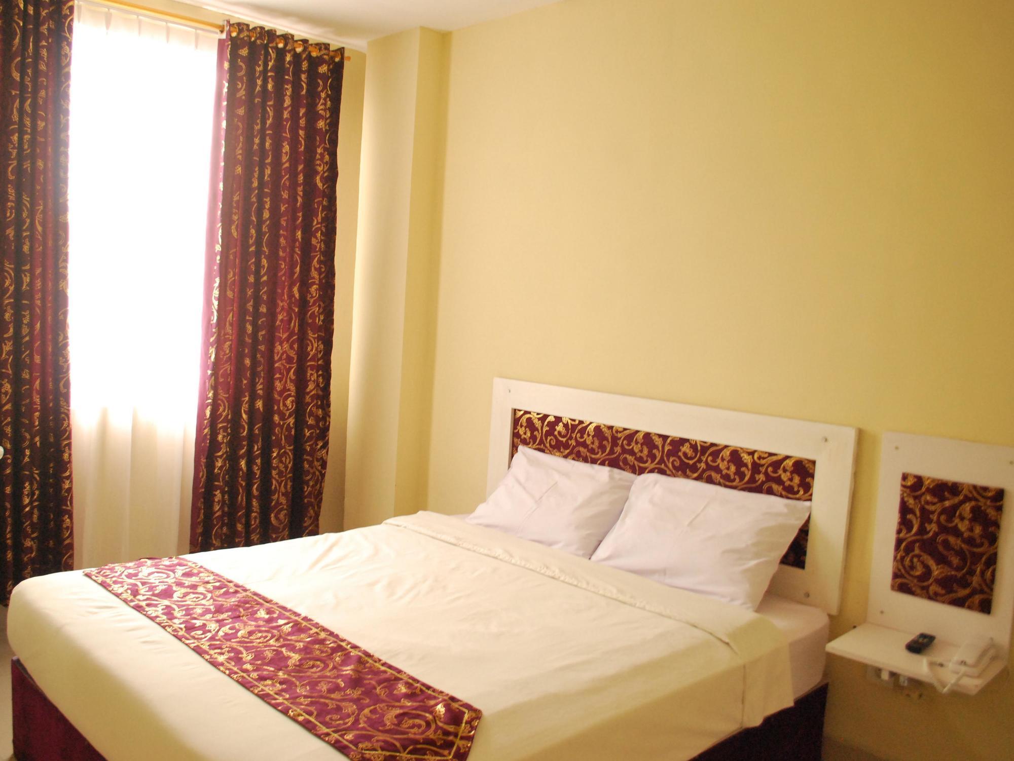 Wijaya Imperial Hotel Baturetno Dış mekan fotoğraf