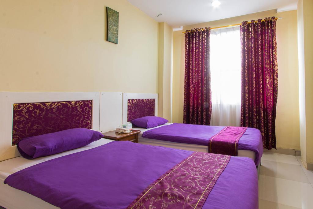 Wijaya Imperial Hotel Baturetno Dış mekan fotoğraf