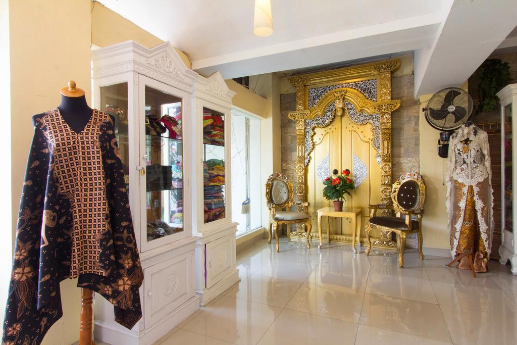 Wijaya Imperial Hotel Baturetno Dış mekan fotoğraf