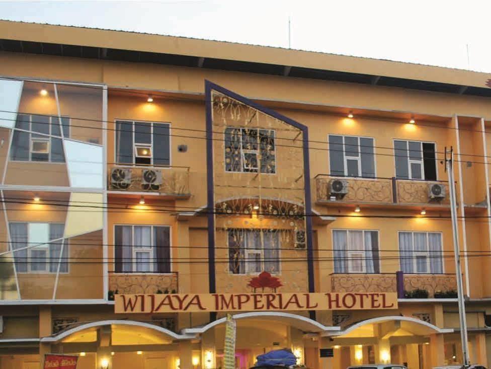 Wijaya Imperial Hotel Baturetno Dış mekan fotoğraf